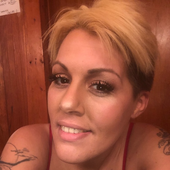 Aimee ππ» dreamer π dancer ππ» proud wife π - Picture 1 of 2